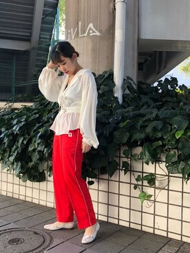 「mici（ミチ）のアイテム（トップス）」を使った、ROSE BUD STAFFさん（レディース・157cm）の春コーディネート