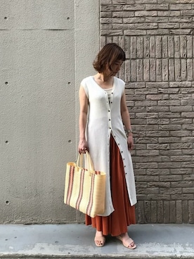 「アイテム（トップス、ベージュ系）」を使った、ROSE BUD STAFFさん（レディース・155cm）の春コーディネート