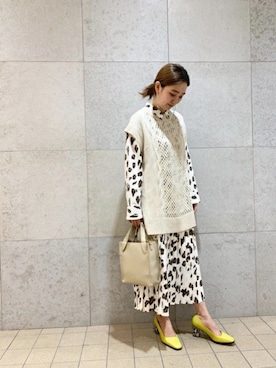 「アイテム（パンプス、イエロー系）」を使った、ROSE BUD STAFFさん（レディース・166cm）の冬コーディネート