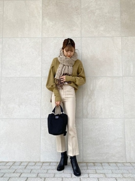 「アイテム（デニムパンツ、ベージュ系）」を使った、ROSE BUD STAFFさん（レディース・169cm）の冬コーディネート