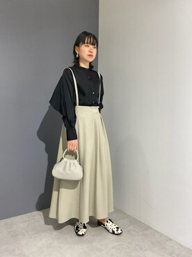 「piu comoda（ピュコモダ）のアイテム」を使った、ROSE BUD STAFFさん（レディース・163cm）の春コーディネート