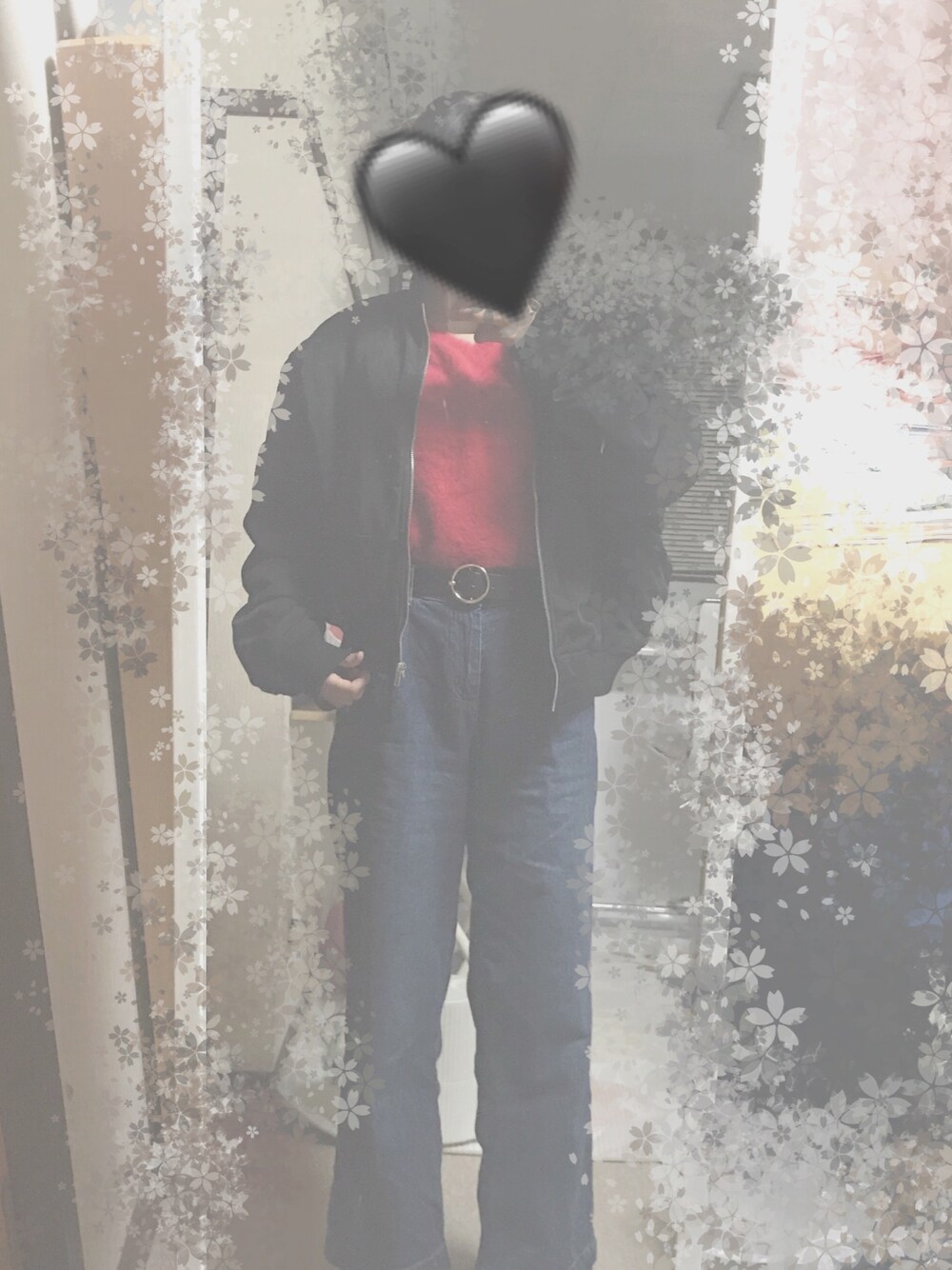 「スピンズ、セシルマクビー、ハニーズ、デニムパンツ、おしゃれさんと繋がりたい」｜「SPINNSのナイロンショートMA-1ブルゾン（ブルゾン、ブラック系）」を使った、ｻ ｶ ﾓ ﾄ 。さん（レディース・156cm）の冬コーディネートの1枚目の写真