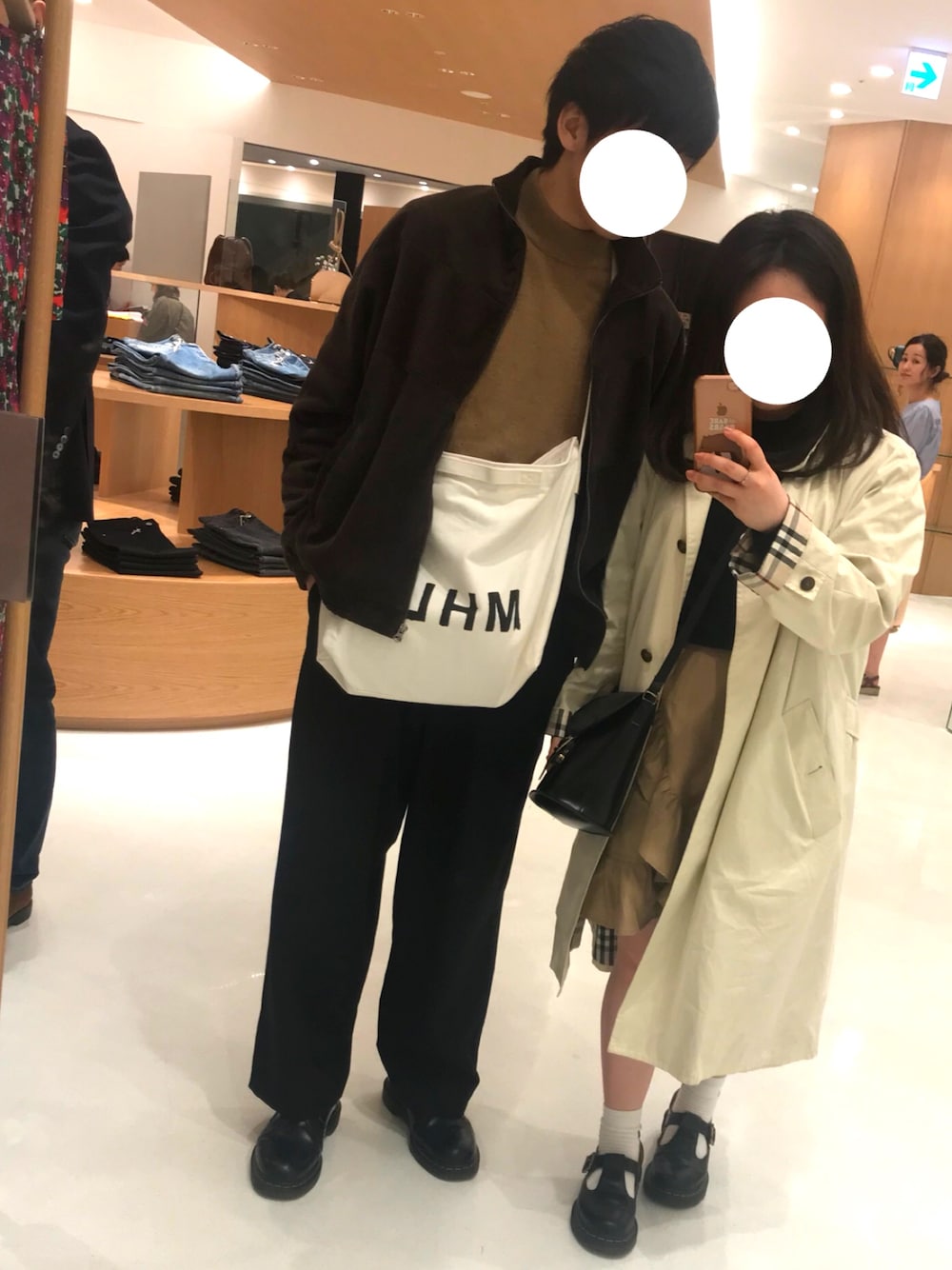 「春コーデ、シミラールック、カップル、古着、低身長、シンプル、デート、burberry、MHL.」｜「MHL.のHEAVY COTTON CANVAS	（ショルダーバッグ、ホワイト系）」を使った、muuさん（レディース・145cm）の春コーディネートの1枚目の写真