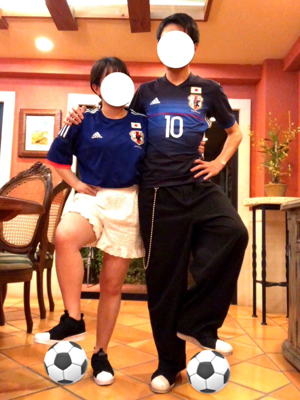 「サッカー日本代表応援コーデ、日本代表ウェア、サッカー、スニーカー、アディダス、adidas、adidas originals、ショートパンツ、青」｜「w closetのカットワーク刺繍フリルショートパンツ（その他パンツ、ホワイト系）」を使った、muuさん（レディース・145cm）の夏コーディネートの1枚目の写真