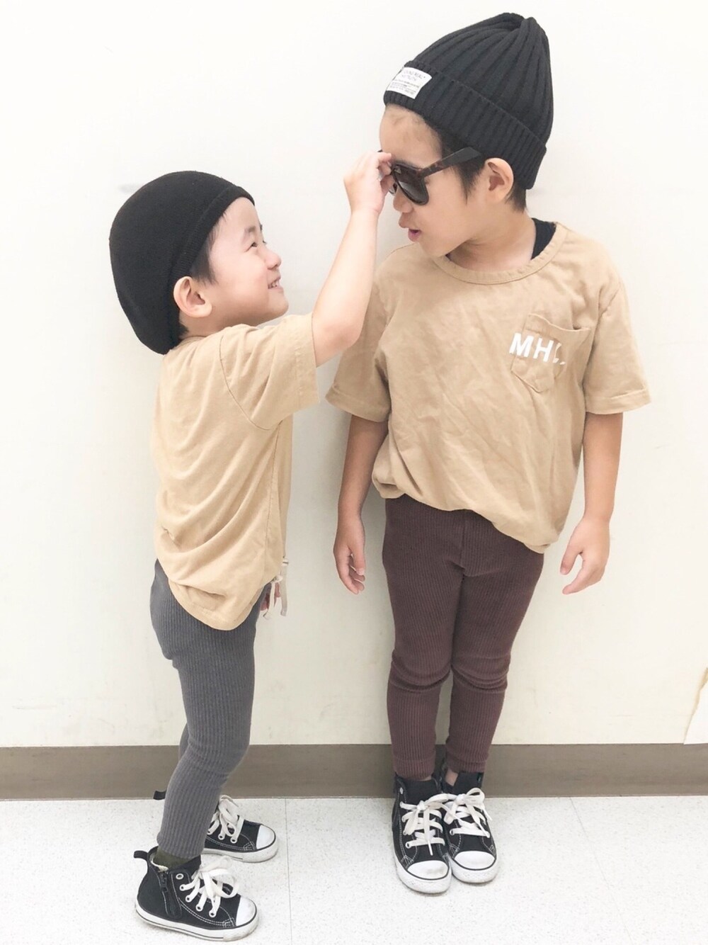 「秋のブラウンスタイル、リブレギンス、おそろいコーデ、リンクコーデ、男の子、kids、キッズコーデ、シンプル、ベレー帽、2018マイベストコーデ」｜「cocoro styleのアイテム（レギンス/スパッツ、ブラウン系）」を使った、so_ibuさん（キッズ・110cm）の秋コーディネートの1枚目の写真