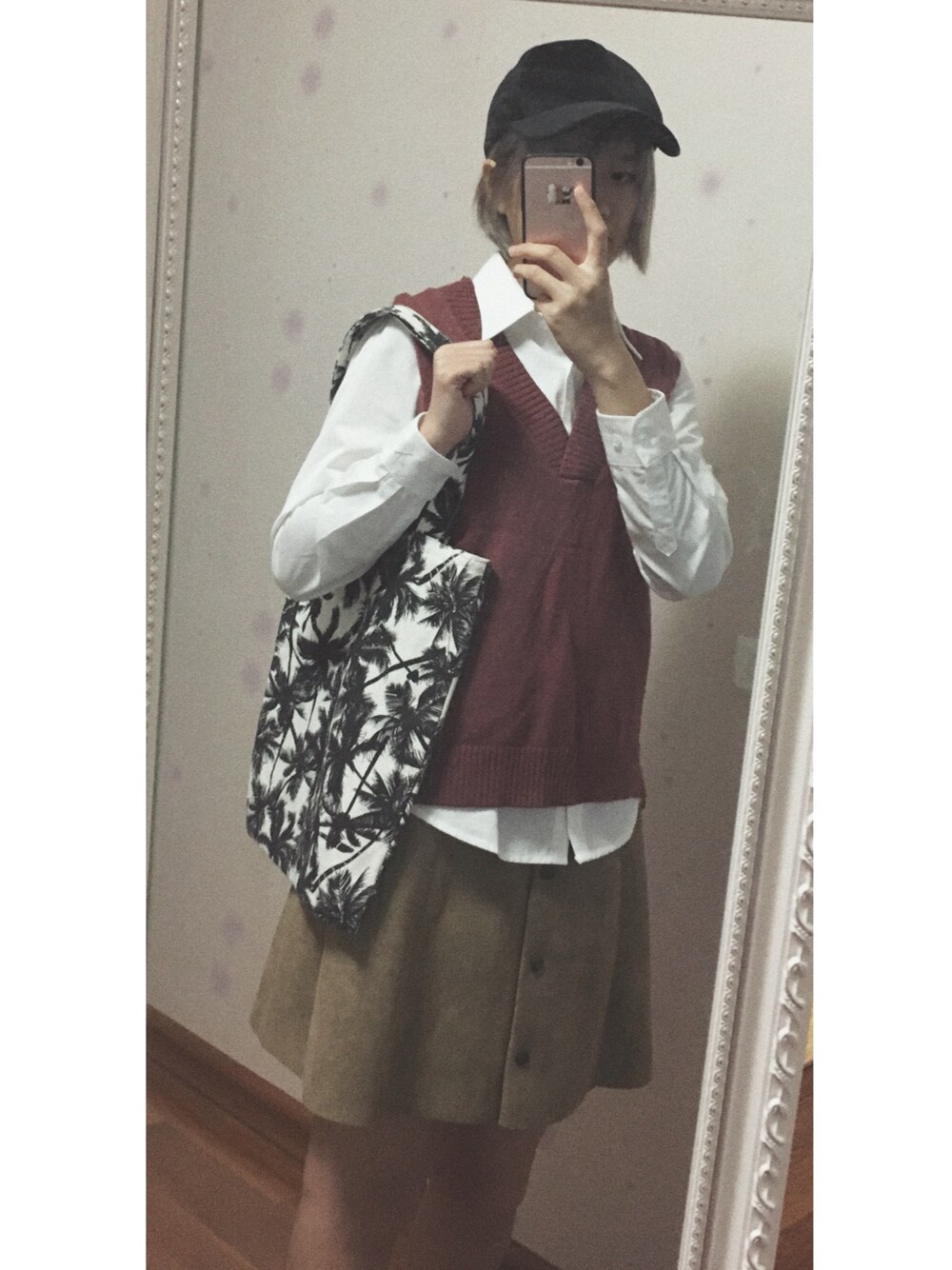 「秋のコーデ」｜「瞌睡兔のアイテム（スカート、ブラウン系）」を使った、Kukiさん（レディース・169cm）の秋コーディネートの1枚目の写真