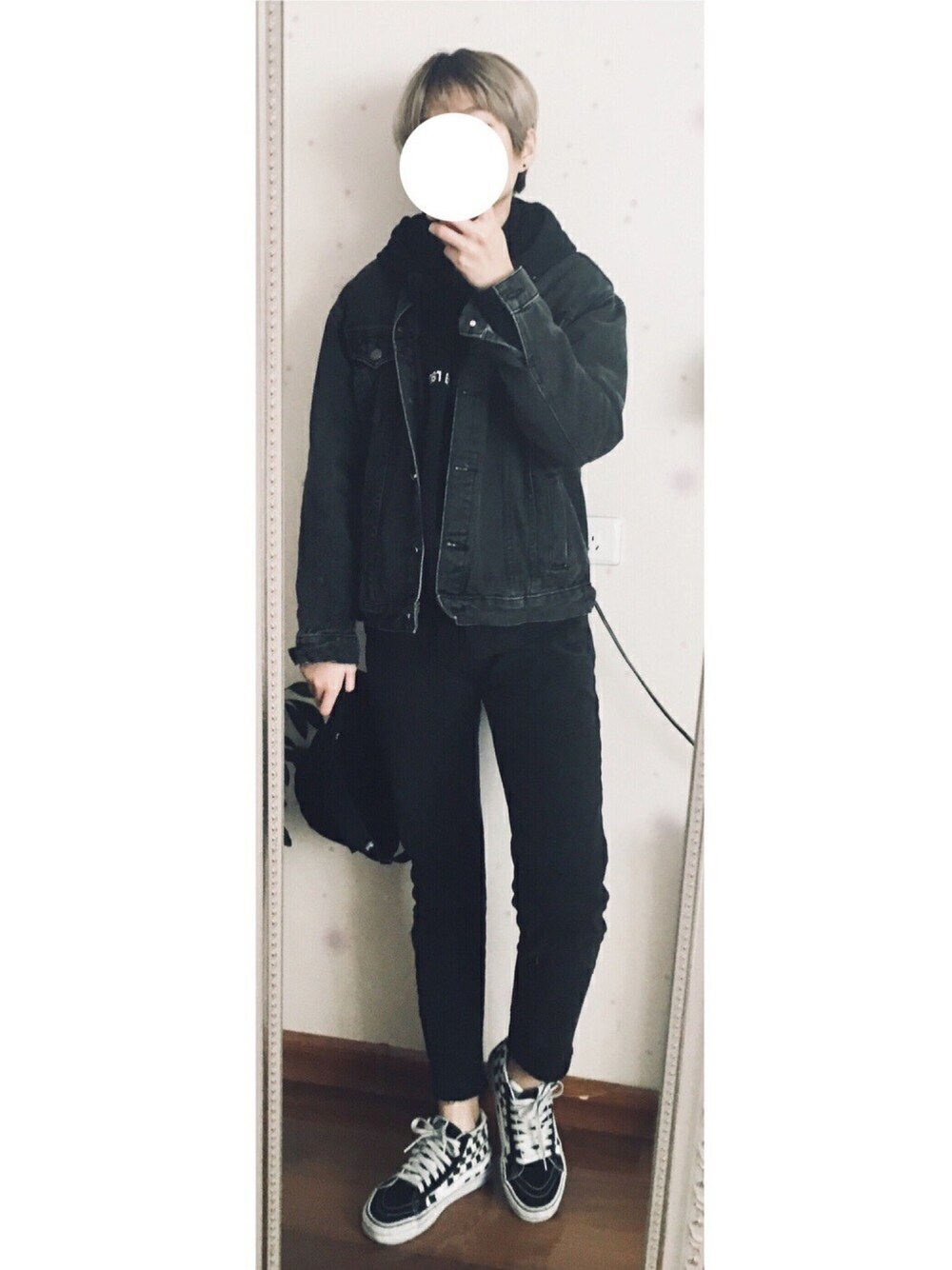 「春コーデ、大学生」｜「VANSのアイテム（その他シューズ、ブラック系）」を使った、Kukiさん（レディース・165cm）の冬コーディネートの1枚目の写真
