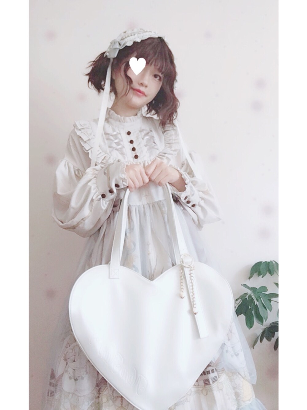「lolita、lolitafashion、シンプル、ootd、休日スタイル、春コーデ」｜「天使街道のアイテム（ワンピース、ホワイト系）」を使った、Kukiさん（レディース・165cm）の春コーディネートの1枚目の写真