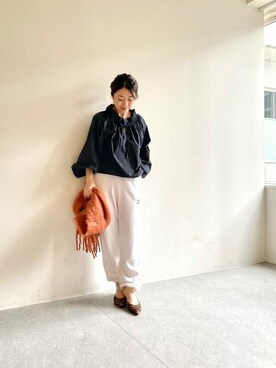 「Whim Gazette（ウィムガゼット）のアイテム（スウェットパンツ）」を使った、wg_sato(Whim Gazette AOYAMA)さん（レディース・156cm）の秋コーディネート