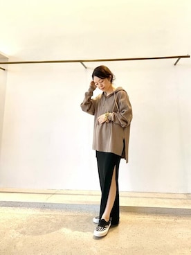 「Whim Gazette（ウィムガゼット）のアイテム（パーカー）」を使った、wg_sato(Whim Gazette AOYAMA)さん（レディース・156cm）の秋コーディネート