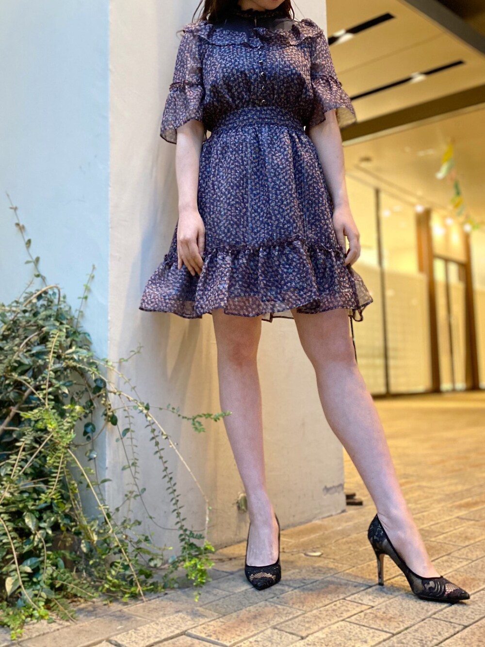「ワンピース、花柄ワンピース、ビンテージフラワー」｜「LOVELESSの【予約販売】ブルーム フリル ショートドレス（ワンピース、ブルー系）」を使った、Imaokaさん（レディース・160cm）の秋コーディネートの1枚目の写真