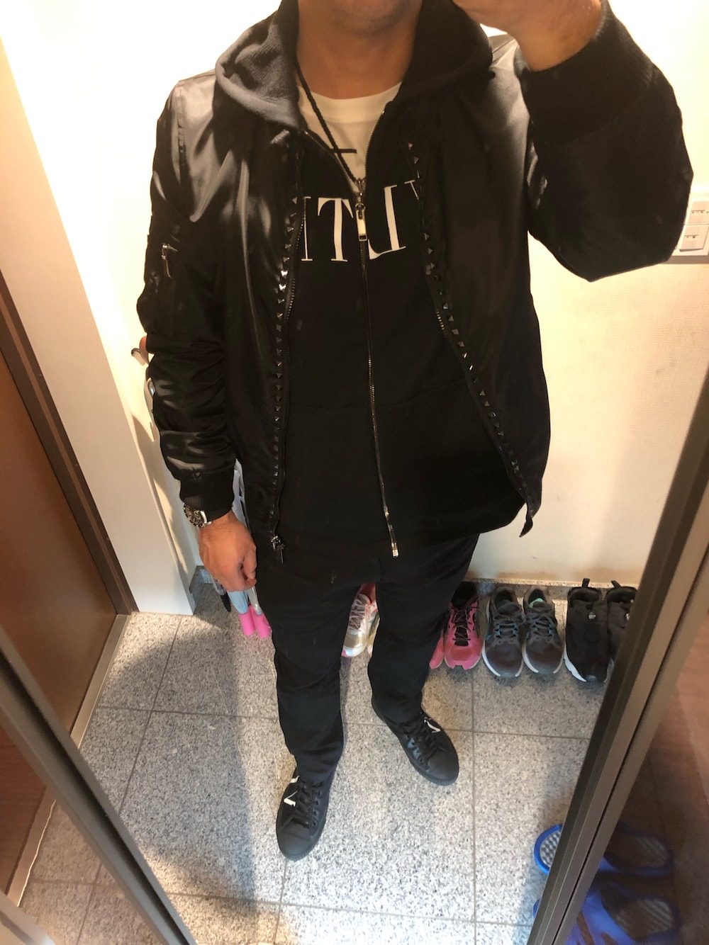 VALENTINO（ヴァレンティノ）の「Valentino - ロックスタッズ ボンバー