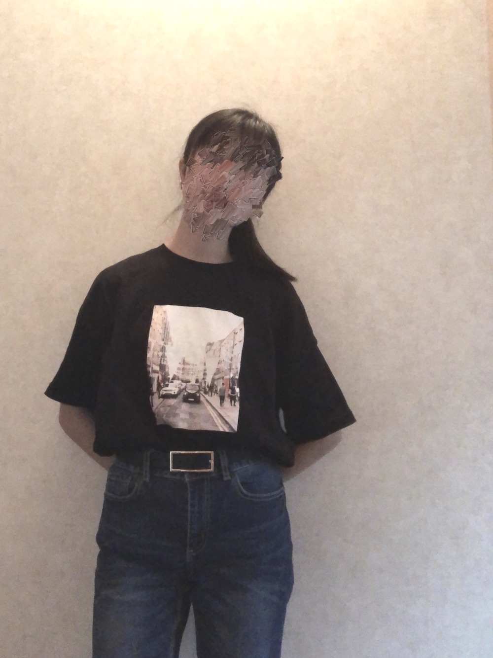 「楽チンコーデ、夏だ！Tシャツ着よう！、シンプル、フォトT、JK」｜「Honeysのアイテム（Tシャツ/カットソー、ブラック系）」を使った、ゆーこさん（レディース・155cm）の夏コーディネートの1枚目の写真