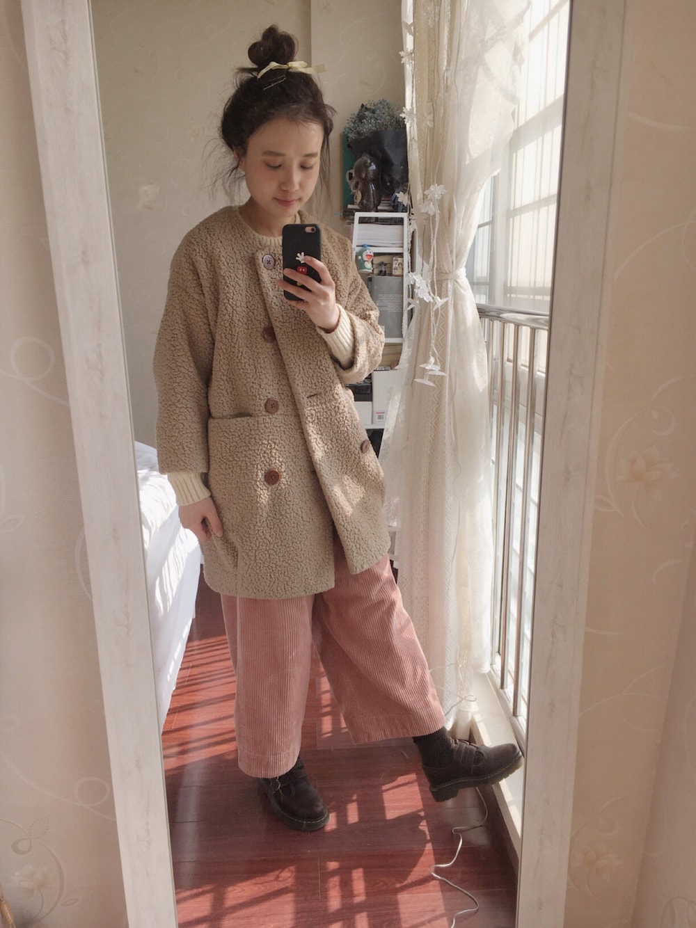 「bulle de savonの6W コーデュロイ　太テーパードパンツ（その他パンツ、ピンク系）」を使った、aaakiさん（レディース・162cm）の冬コーディネートの1枚目の写真