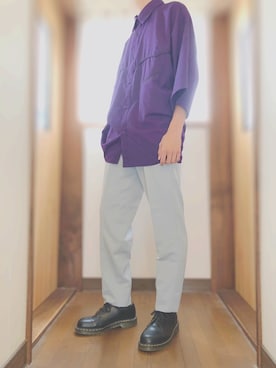 「JUNRED（ジュンレッド）の【美シルエット・高機能を兼ね備えた】ウォッシャブルサージスリム（スラックス、ブルー系）」を使った、かわたくさん（メンズ・172cm）の夏コーディネート