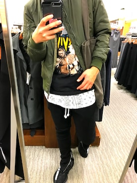 「ストリート系」｜「アイテム（トートバッグ）」を使った、しゅーちゃんさん（メンズ・177cm）の冬コーディネート