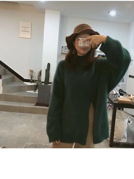 「私人订制のアイテム（ニット/セーター、グリーン系）」を使った、牛奶味儿鱼干さん（レディース・168cm）の秋コーディネート