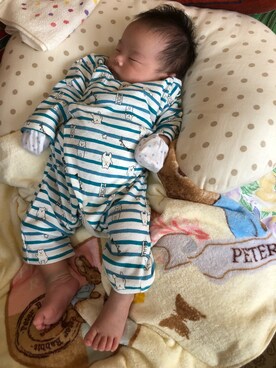 「アイテム（ロンパース、グリーン系）」を使った、とるはうどくさん（キッズ・50cm）の冬コーディネート