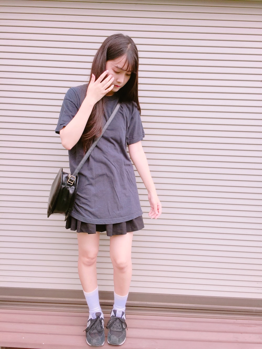「シンプル、black、WEGO、WC、プリーツスカート、テニススカート」｜「Hawkinsのアイテム（Tシャツ/カットソー、ブラック系）」を使った、모에네さん（レディース・156cm）の夏コーディネートの1枚目の写真