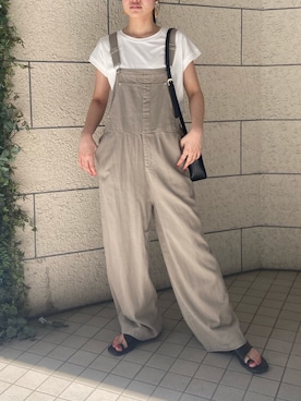 「グレージュ」｜「アイテム（オールインワン・サロペット）」を使った、あかねさん（レディース・164cm）の春コーディネート