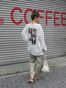 「CORNERS（コーナーズ）のヴィンテージサテンリラックスパンツ（その他パンツ）」を使った、あかねさん（レディース・164cm）の夏コーディネート