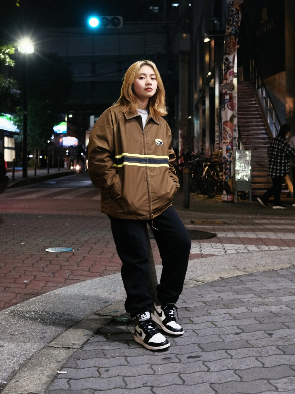 「STUSSYのStripe Zip Jacket（ブルゾン、ブラック系）」を使った、Droptokyoさん（レディース・165cm）の冬コーディネートの1枚目の写真