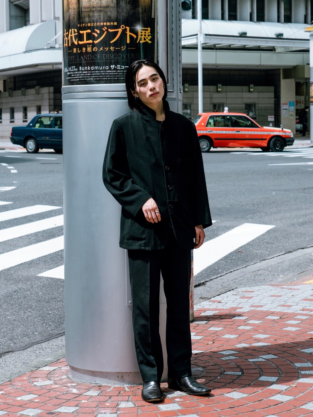「ブラック」｜「Yohji Yamamotoのアイテム（テーラードジャケット、ブラック系）」を使った、Droptokyoさん（メンズ・180cm）の春コーディネートの1枚目の写真
