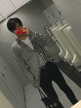 「DAISO（DAISO）のアイテム（スマホケース/カバー）」を使った、はらださん（メンズ・174cm）の春コーディネート