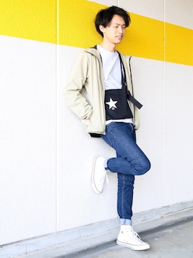 「CONVERSE TOKYO（コンバーストウキョウ）のアイテム（ショルダーバッグ）」を使った、やっちさん（メンズ・169cm）の春コーディネート