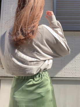 「バックロゴ」｜「アイテム（スカート）」を使った、sakimaiさん（レディース・163cm）の春コーディネート