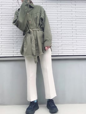 「スラックスパンツ」｜「アイテム（ミリタリージャケット）」を使った、sakimaiさん（レディース・163cm）の春コーディネート