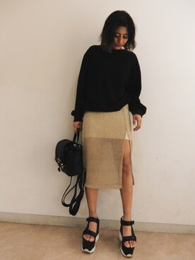 「肌見せ」｜「アイテム（スウェット）」を使った、HANAEさん（レディース・158cm）の春コーディネート