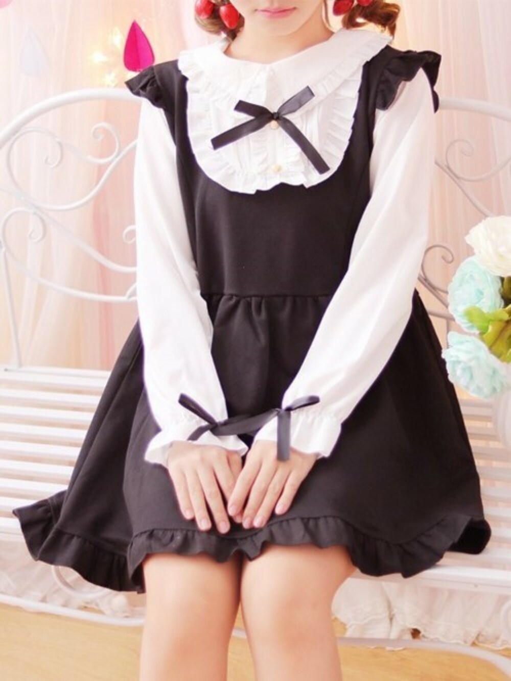 「milk、ロリータ、axes femme、LIZLISA、amavel、Angelic Pretty、honeymihoney、swankiss、Ank Rouge、ゆめかわいい」｜「--のお人形さん♡ フリル丸襟 ヨーク切り替え ワンピース BK（ワンピース、ブラック系）」を使った、LOUIS LOVERさん（レディース・158cm）の冬コーディネートの1枚目の写真