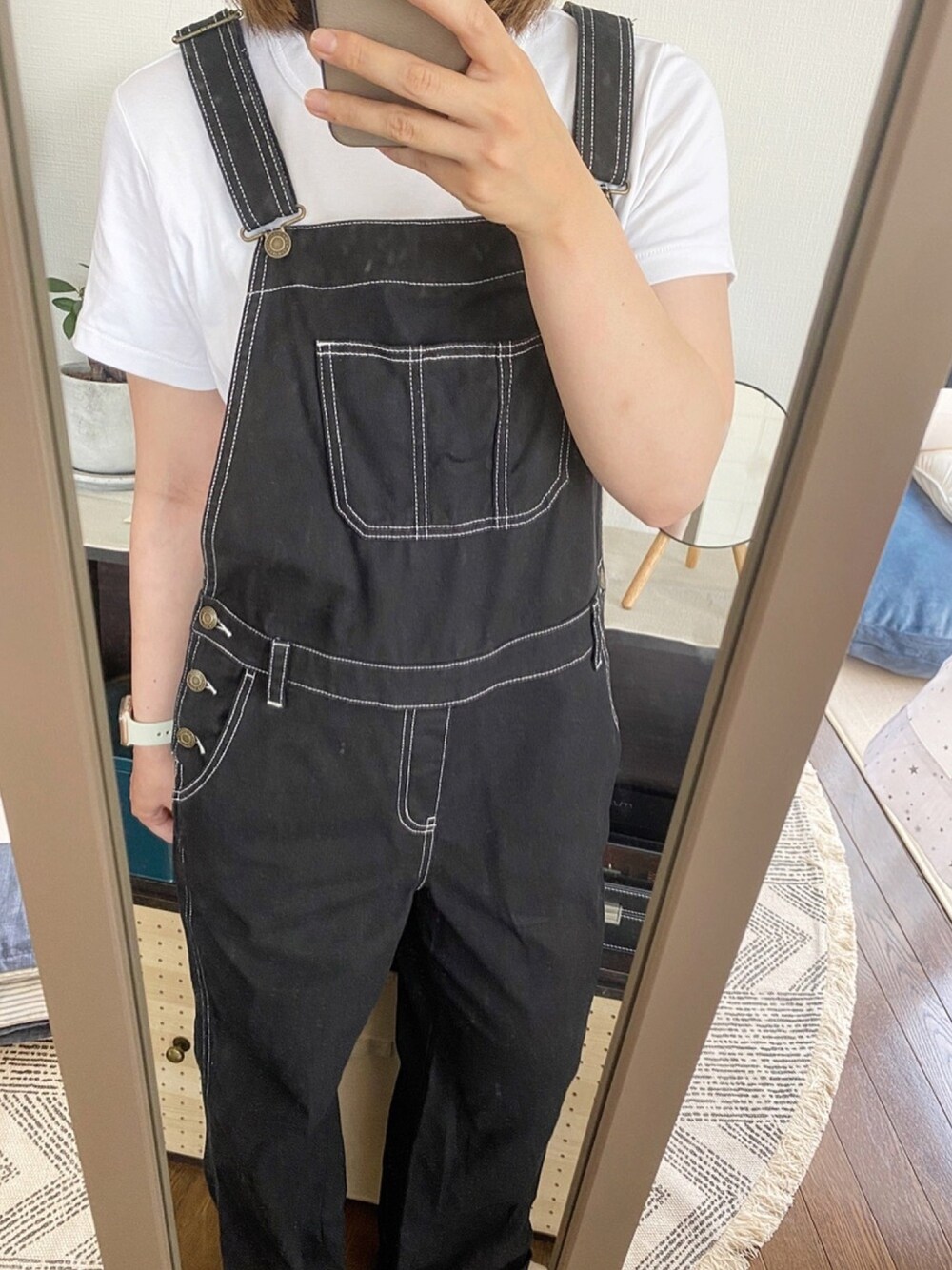 「夏コーデ、ゆるコーデ、サンダル、モノトーンコーデ、サロペット、オーバーオール」｜「しまむらのアイテム（サロペット/オーバーオール、ブラック系）」を使った、kira*さん（レディース・155cm）の夏コーディネートの1枚目の写真