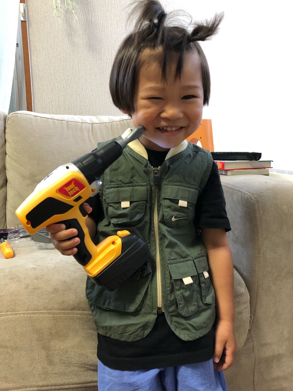 「フィッシングベスト、ナイキ」｜「NIKEのアイテム（ベスト、グリーン系）」を使った、R☺︎さん（キッズ・92cm）の夏コーディネートの1枚目の写真