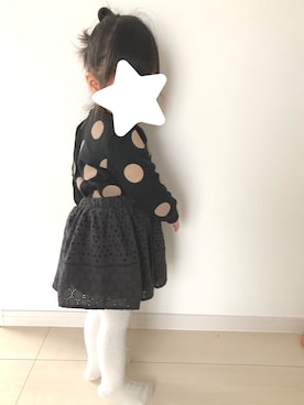「アイテム（スカート）」を使った、suu☺︎さん（キッズ・80cm）の冬コーディネート