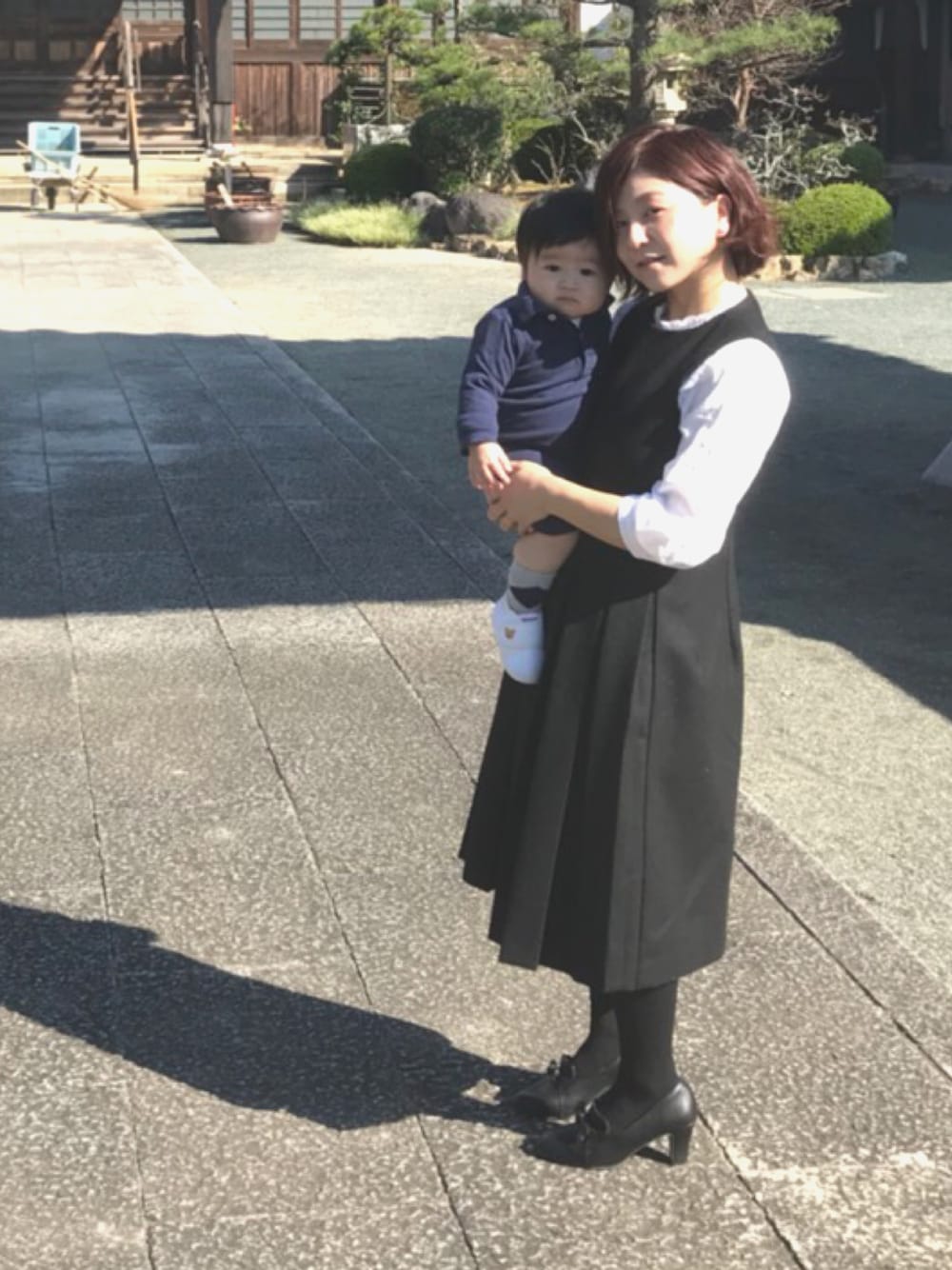 「シンプル、ootd、秋コーデ、ママコーデ、低身長、ワンピース、ブラック、outfit、冠婚葬祭、休日スタイル」｜「Graphpaperのアイテム（ワンピース/ドレス、ブラック系）」を使った、りさん（レディース・143cm）の秋コーディネートの1枚目の写真