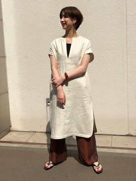 「UNITED ARROWS（ユナイテッドアローズ）のアイテム（ポンチョ）」を使った、MARIKO KAMEDAさん（レディース・172cm）の春コーディネート