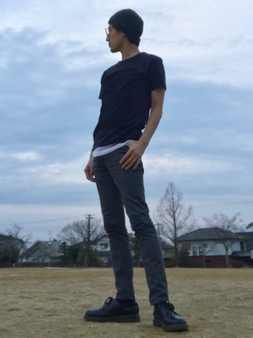 「Tシャツ、ootd、シンプルコーデ、カジュアルコーデ、Dr.Martens、Tシャツコーデ、レイヤードstyle、スッキリシルエット、スリムシルエット」｜「Dr. MartensのDr.Martens ドクターマーチン 1461Z 3EYE GIBSON SHOE 3ホール ギブソン シューズ 11838002 BLACK（ドレスシューズ、ブラック系）」を使った、JUNKAPPLEさん（メンズ・169cm）の冬コーディネートの1枚目の写真