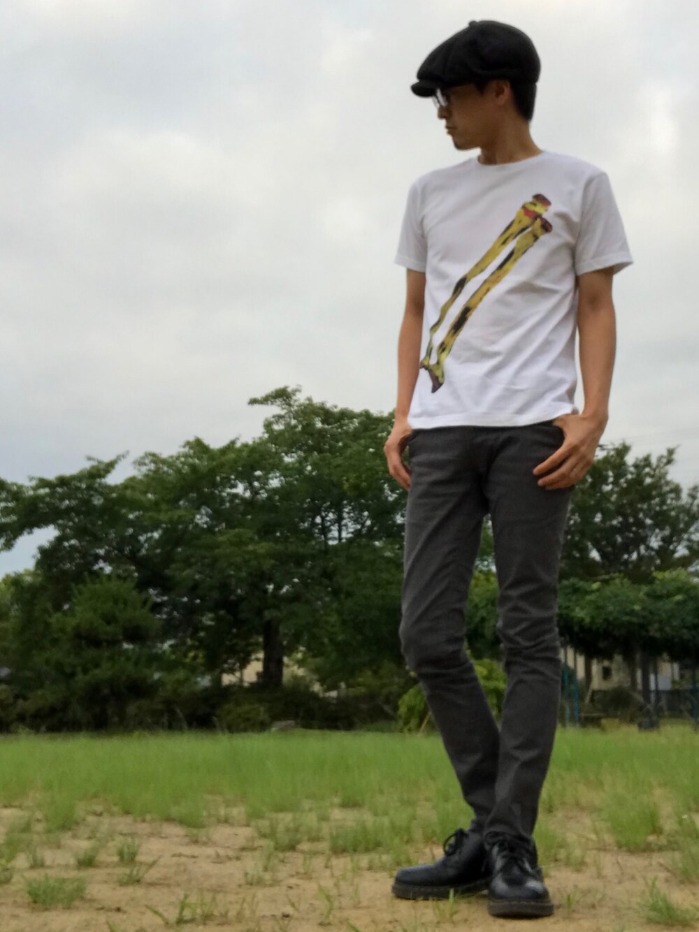 「夏だ！Tシャツ着よう！、Tシャツ、Tシャツコーデ、Tシャツスタイル、カジュアルコーデ、シンプルコーデ、アラフォーコーデ、メンズコーデ、おしゃれさんと繋がりたい、Dr.Martens」｜「Dr. MartensのDr.Martens ドクターマーチン 1461Z 3EYE GIBSON SHOE 3ホール ギブソン シューズ 11838002 BLACK（ドレスシューズ、ブラック系）」を使った、JUNKAPPLEさん（メンズ・170cm）の夏コーディネートの1枚目の写真