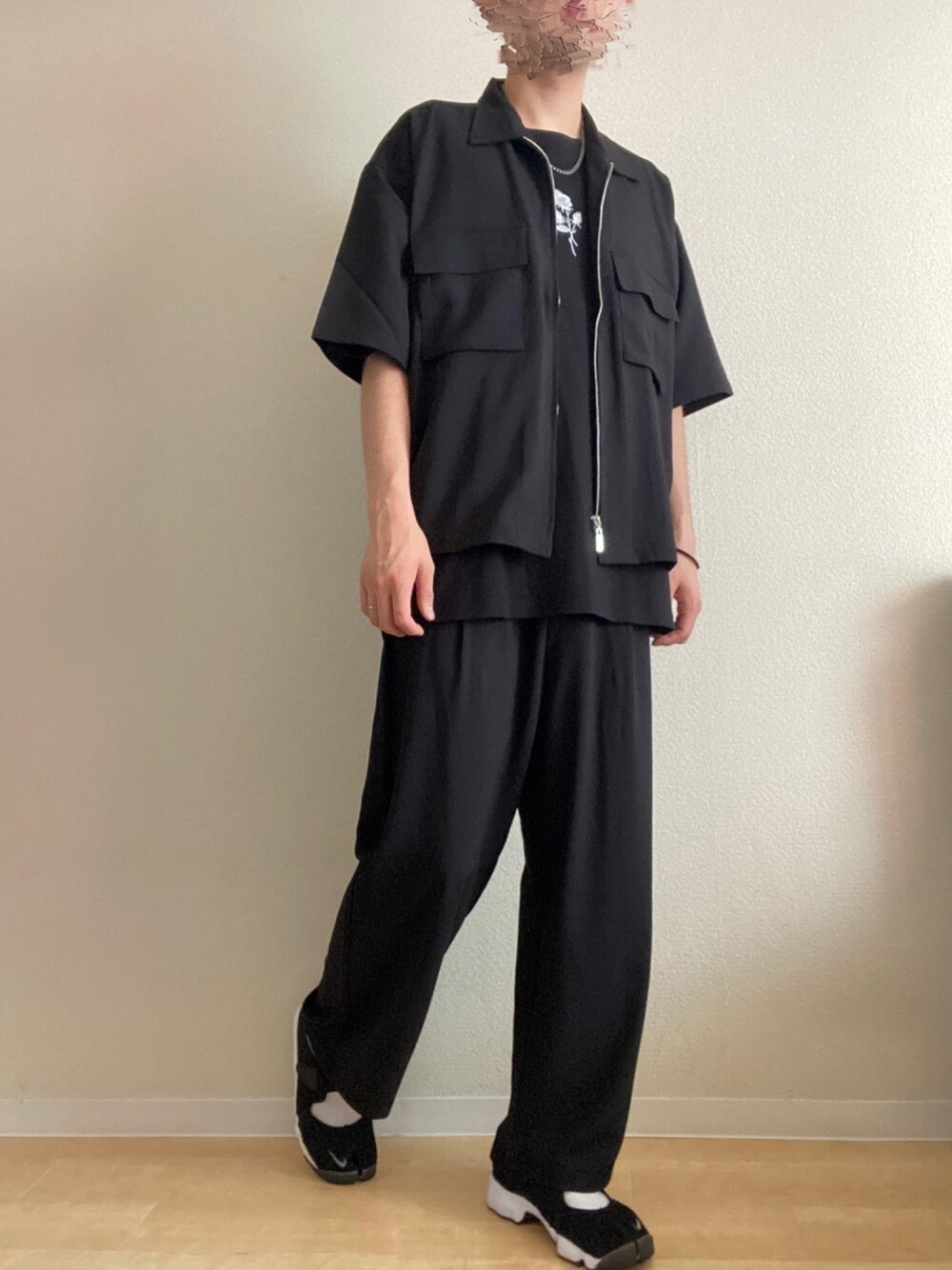 masamiyaさんの「セットアップ ポリトロストレッチ半袖ビックポケットジップシャツ＆ワイドパンツ（ASTRONOMY）」を使ったコーディネート