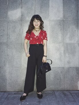 「red」｜「アイテム（アナログ腕時計）」を使った、阿馮さん（レディース・158cm）の秋コーディネート