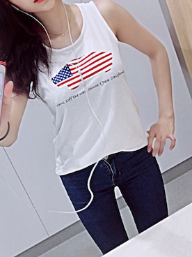 「VANS（バンズ）のアイテム（Tシャツ/カットソー、ホワイト系）」を使った、chiさん（レディース・163cm）の秋コーディネート