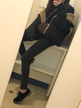 「GU（ジーユー）の（GU）スキニーパンツ（パンツ、ブラック系）」を使った、chiさん（レディース・163cm）の冬コーディネート