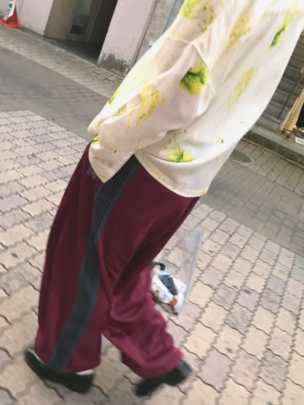 「SHAREEF、COMME des GARCONS、CDG、NEEDLES、トラックパンツ、ヒザデルパンツ、クリアバッグ、ローファー、STUDIOUS」｜「SHAREEFのSPARKLE PT SHIRTS BLOUSON（シャツ/ブラウス、ホワイト系）」を使った、yuuuuuさん（キッズ・270cm）の夏コーディネートの1枚目の写真
