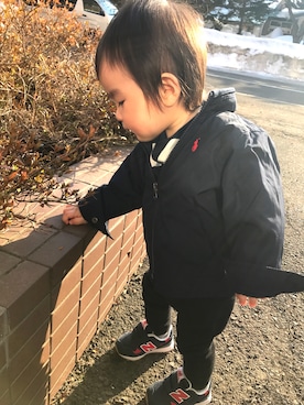 「New Balance」｜「アイテム（ナイロンジャケット）」を使った、hiromoさん（キッズ・70cm）の春コーディネート