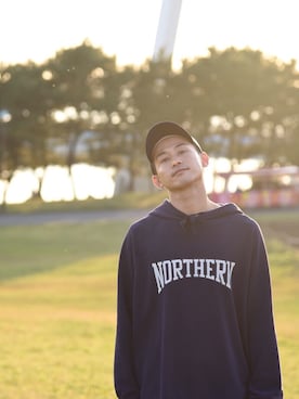 「no brand（ノーブランド）のアイテム（パーカー、パープル系）」を使った、yopiさん（メンズ・171cm）の春コーディネート