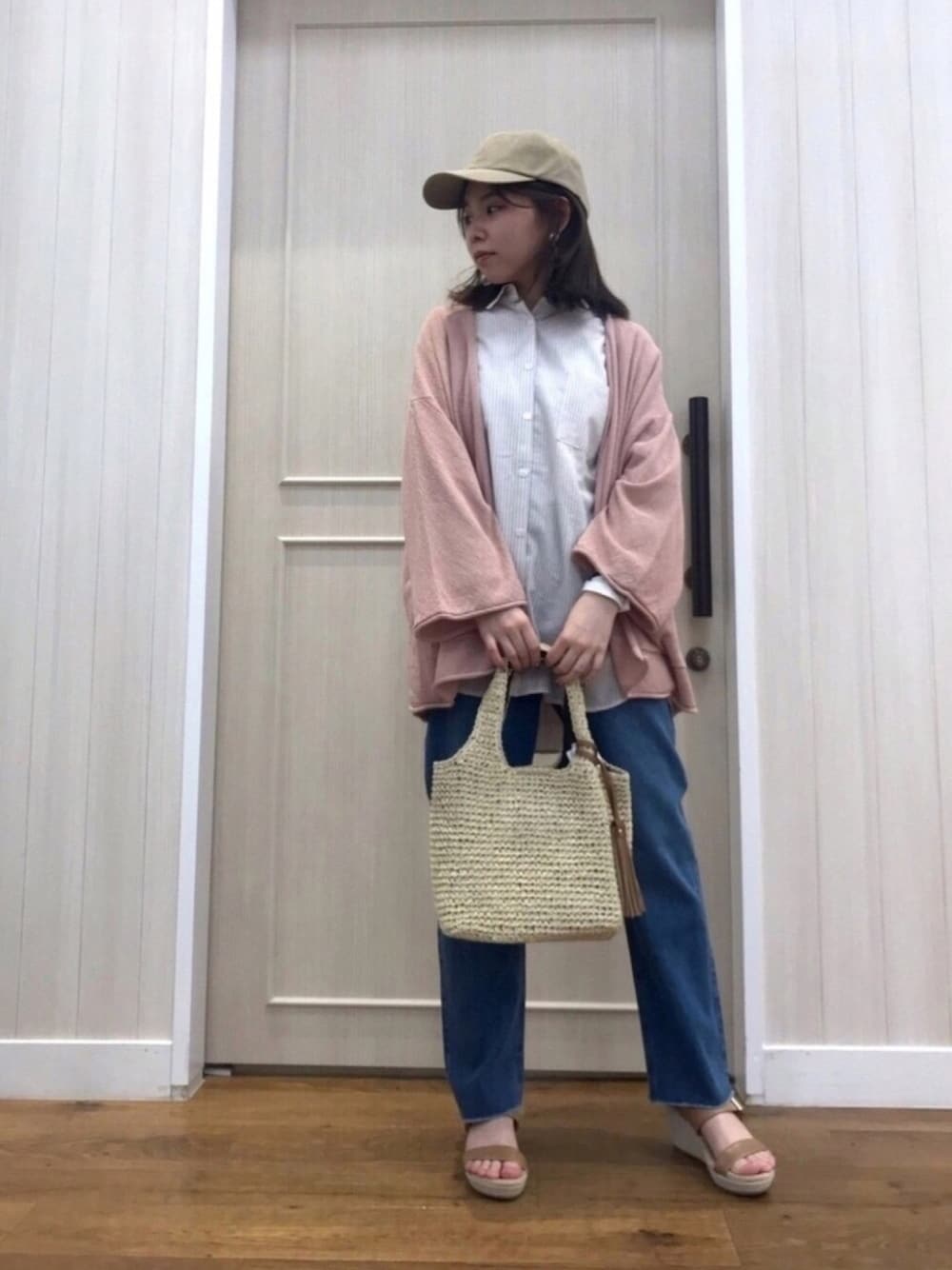 「シューラルー、SHOO-LA-RUE、DRESKIP、リネン、デニムパンツ、春カラー、低身長コーデ、カジュアルコーデ、いいね、save、フォローお願いします🤑、おしゃれさんと繋がりたい」｜「SHOO・LA・RUEの【S-3L】フレンチリネン前開きシャツ（シャツ/ブラウス、ベージュ系）」を使った、ぴのこさん（レディース・152cm）の春コーディネートの1枚目の写真