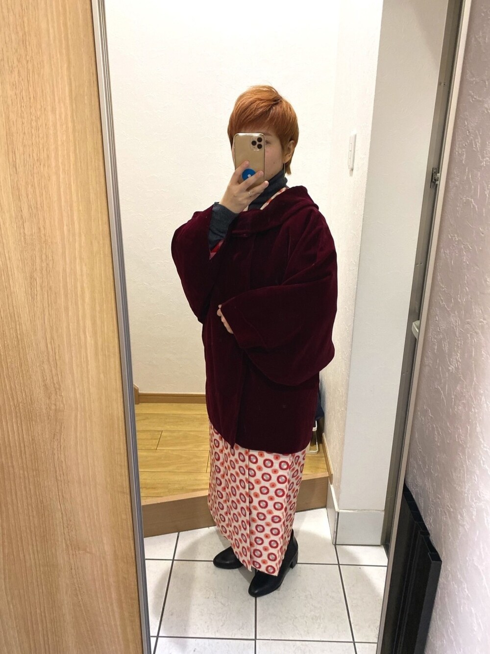 「冬、着物、着物コーデ、洋装ミックス、和洋ミックス、和洋折衷、和装」｜「昭和初期のものらしいコートのメルカリで購入した昭和初期頃と思われる着物コート（その他アウター、レッド系）」を使った、yukoさん（レディース・149cm）の冬コーディネートの1枚目の写真