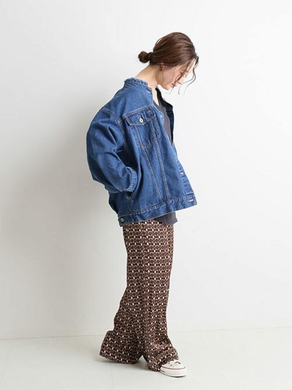 「ビッグシルエット、カジュアル、オーバーサイズ、Gジャン、メンズライク、スローブイエナ、SLOBE IENA」｜「SLOBE IENAのLE DENIM ノーカラーGジャン◆（デニムジャケット、ブルー系）」を使った、momoさん（レディース・160cm）の夏コーディネートの1枚目の写真